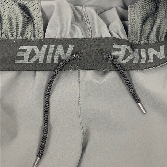 EUC Men’s Nike Athletic Shorts - Picture 7 of 7